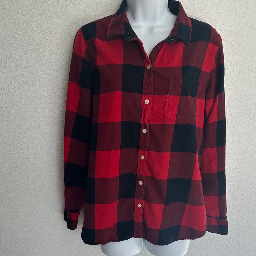 Old Navy Red Black Buffalo Plaid The Classic Shirt Size L